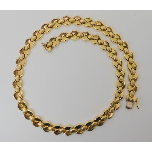 520 - A 14K GOLD NECKLACE