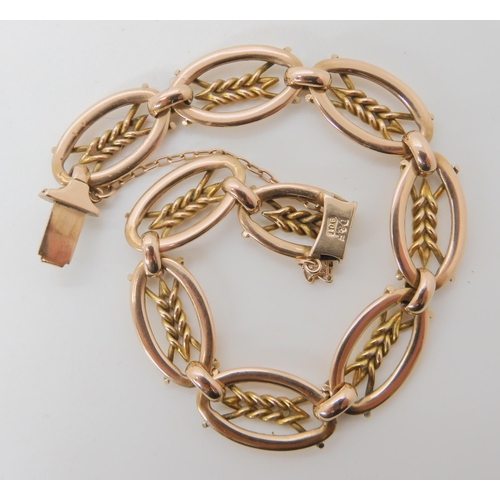 539 - A 9CT GOLD FANCY LINK BRACELET