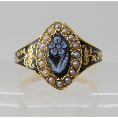 541 - AN 18CT GOLD PEARL AND ENAMEL MOURNING RING