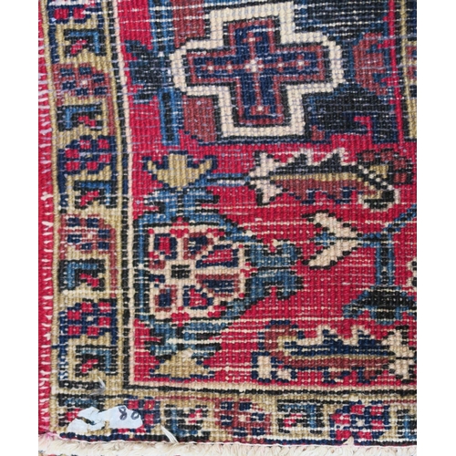 104 - A CREAM GROUND HERIZ RUG