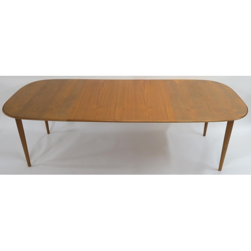 118 - A DANISH STYLE MID CENTURY TEAK EXTENDING DINING TABLE