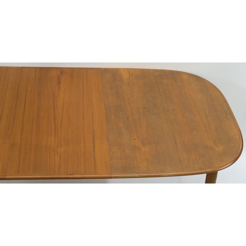 118 - A DANISH STYLE MID CENTURY TEAK EXTENDING DINING TABLE