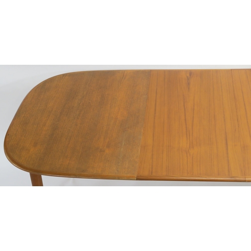 118 - A DANISH STYLE MID CENTURY TEAK EXTENDING DINING TABLE