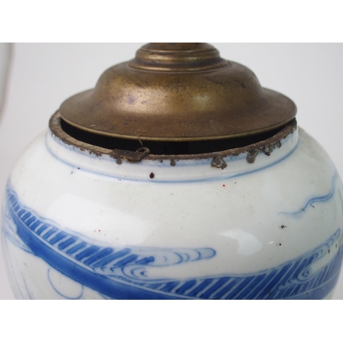 172 - A CHINESE BLUE AND WHITE BALUSTER VASE