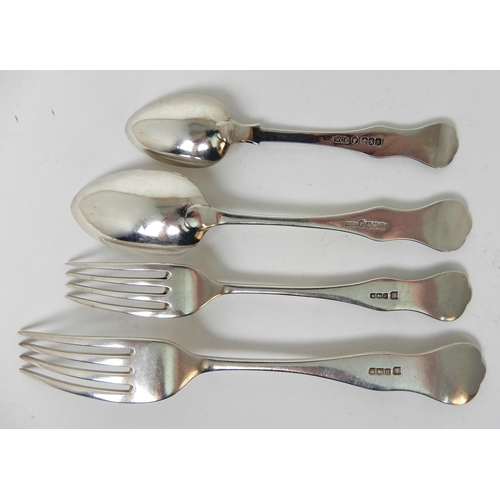 252 - A COMPOSITE PART SUITE OF SILVER CUTLERY