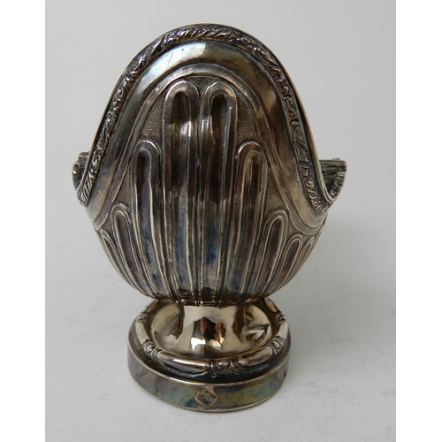 259 - A CONTINENTAL SILVER SUGAR SCUTTLE