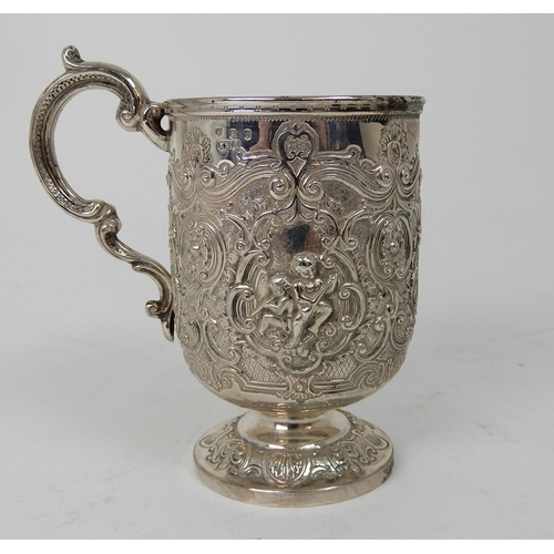 283 - A SILVER TANKARD