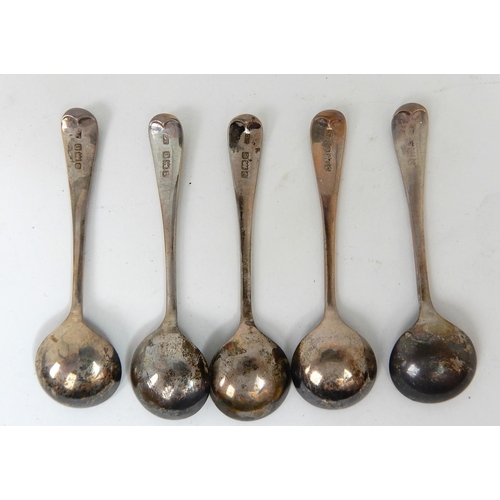 286 - A MATCHED SET OF SIX SILVER SALTS