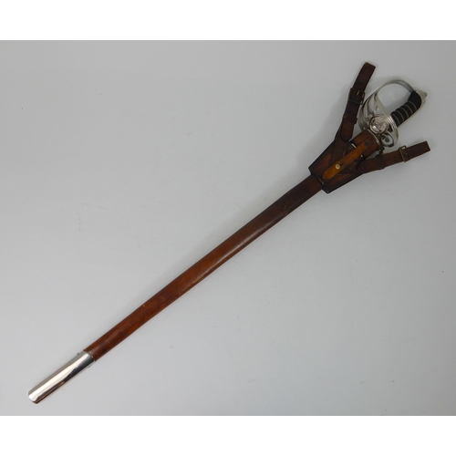 320 - A MID 20TH CENTURY EGYPTIAN ARMY OFFICER'S SWORD