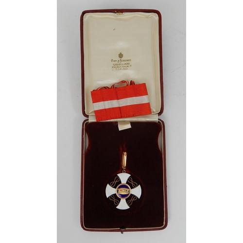 322 - AN ITALIAN ORDER OF THE CROWN KNIGHT'S CROSS