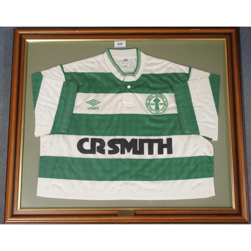 437 - A GREEN AND WHITE CELTIC SHORT-SLEEVED SHIRT