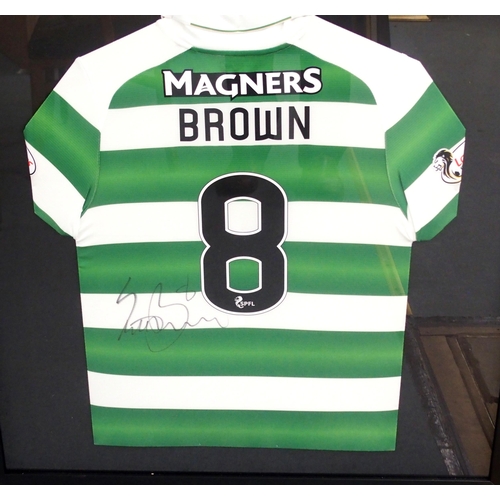 485 - A GREEN AND WHITE  CELTIC SHIRT