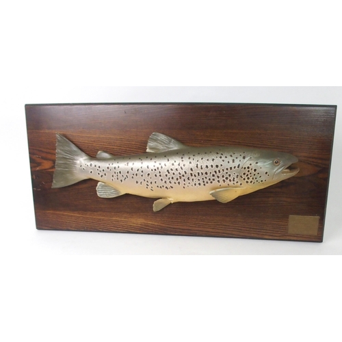 486 - A MODERN RESIN BROWN TROUT