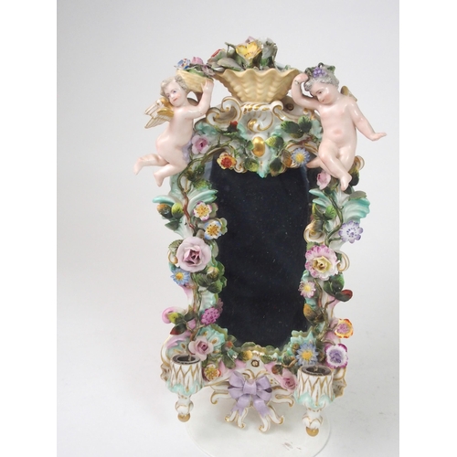 514 - A MEISSEN STYLE WALL SCONCE