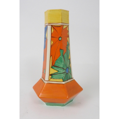 522 - A CLARICE CLIFF FANTASQUE UMBRELLA PATTERN VASE