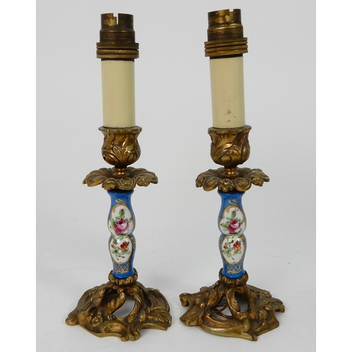 553 - A PAIR OF SEVRES STYLE URN LAMPS