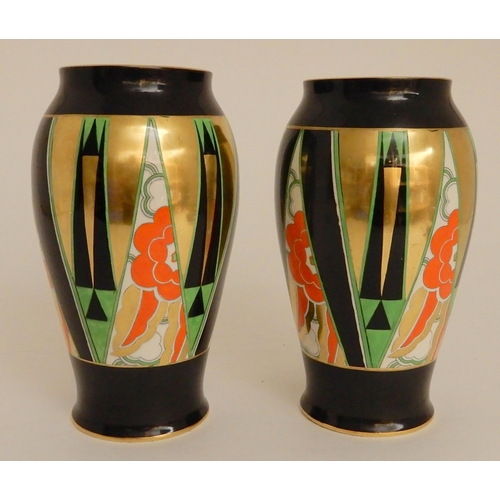 560 - A PAIR OF ART DECO CROWN DEVON FIELDING'S ORIENT PATTERN VASES