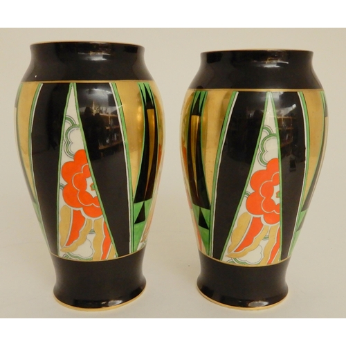 560 - A PAIR OF ART DECO CROWN DEVON FIELDING'S ORIENT PATTERN VASES