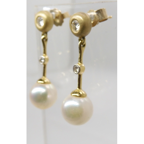 625 - A PAIR OF 18CT GOLD PEARL AND DIAMOND DROP EARRINGS