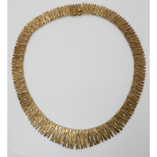 627 - A 9CT GOLD RETRO FRINGE COLLAR NECKLACE