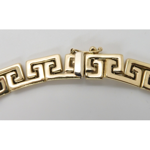 646 - A 9CT GOLD GREEK KEY PATTERN NECKLACE