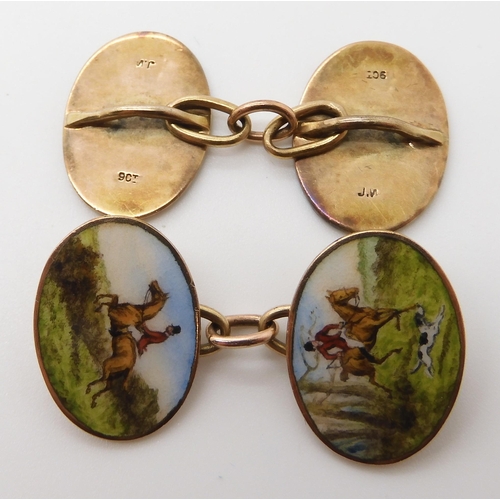 663 - A PAIR OF 9CT GOLD HUNTING SCENE CUFFLINKS