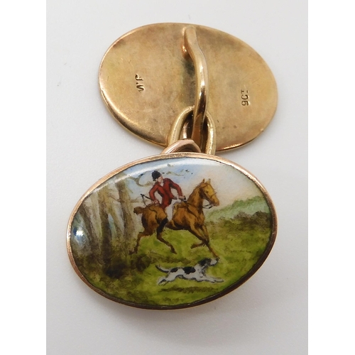 663 - A PAIR OF 9CT GOLD HUNTING SCENE CUFFLINKS