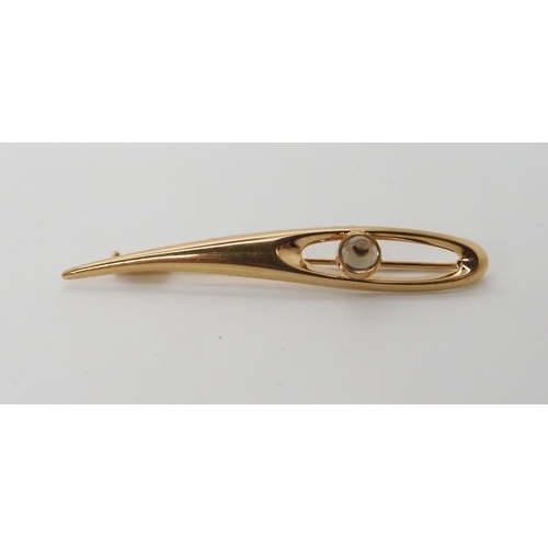 683 - A 14K GOLD AND SMOKY QUARTZ RETRO FINNISH BROOCH