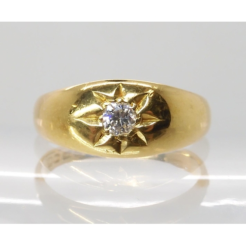 691 - AN 18CT GOLD DIAMOND SET GYPSY RING