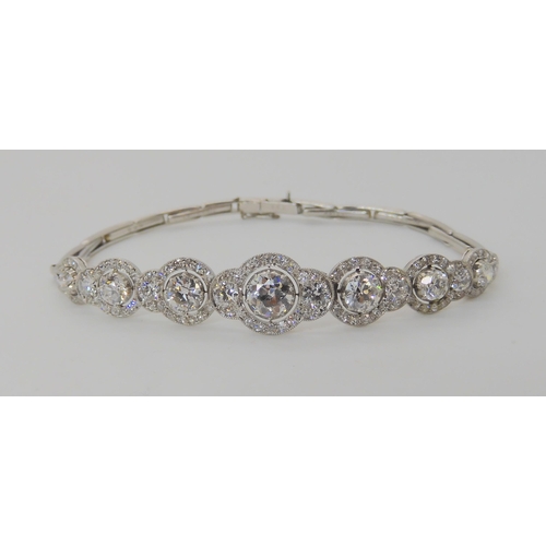 696A - AN ART DECO DIAMOND BRACELET