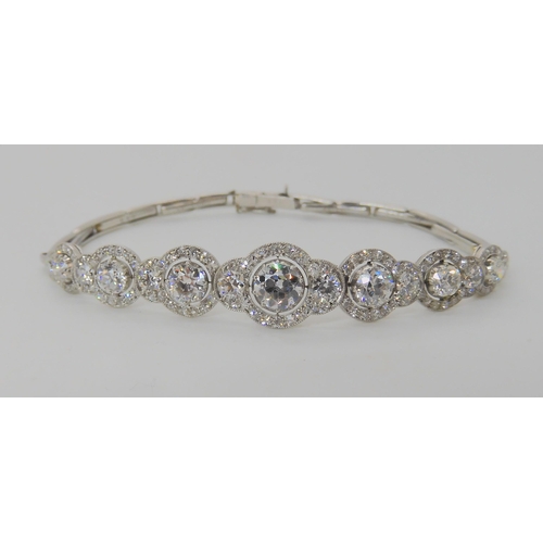 696A - AN ART DECO DIAMOND BRACELET