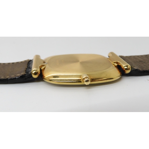 811 - AN 18CT GOLD SLIMLINE LONGINES QUARTZ WRISTWATCH