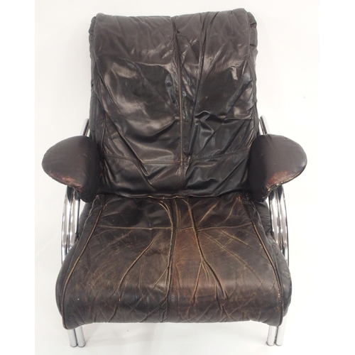 120 - A MID CENTURY BLACK LEATHER ARMCHAIR WITH CHROME FRAME