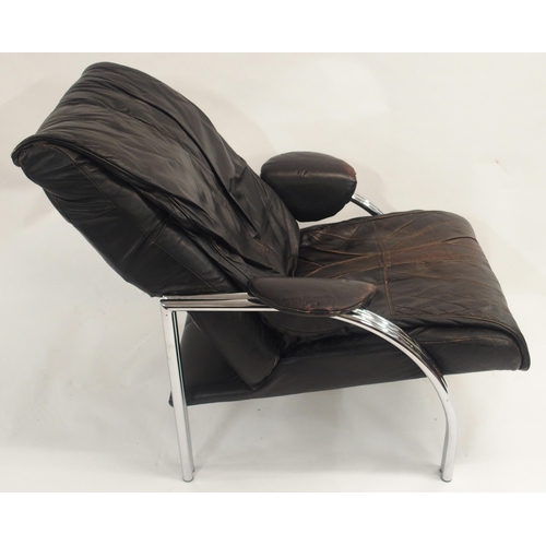 120 - A MID CENTURY BLACK LEATHER ARMCHAIR WITH CHROME FRAME