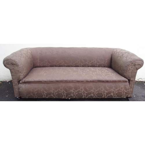 87A - A VICTORIAN UPHOLSTERED SETTEE