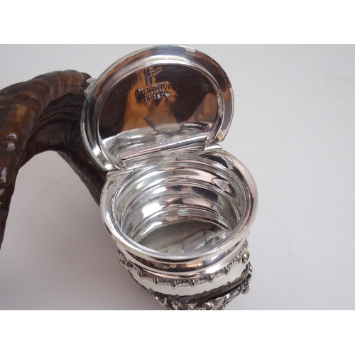 156 - A RAM'S HORN AND SILVER PLATE MOUNTED CENTREPIECE SNUFF MULL