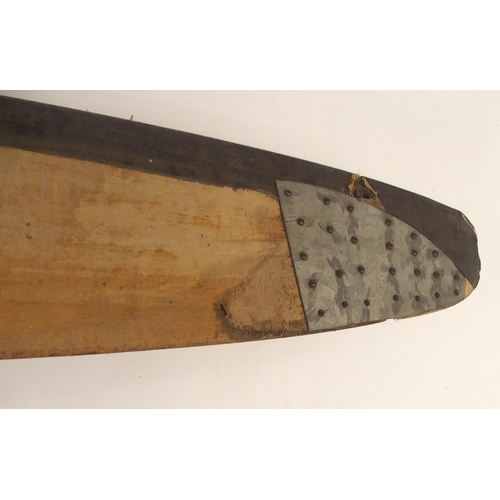 239 - A 20TH CENTURY GIPSY III WOODEN PROPELLER