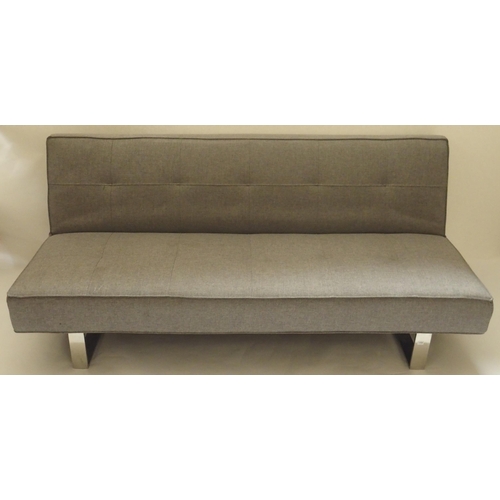 398 - A CONTEMPORARY UPHOLSTERED BED SETTEE