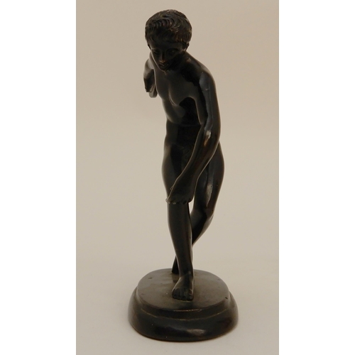 415 - A 20TH CENTURY BRONZE CLASSICAL FIGURE OF A DISCUS THROWER