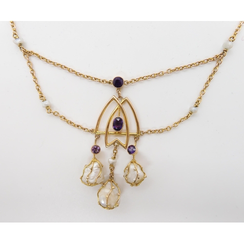 545 - A BRIGHT YELLOW METAL AMETHYST AND PEARL NECKLET