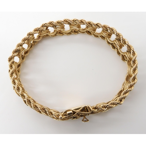 570 - A 14K GOLD FANCY LINK BRACELET