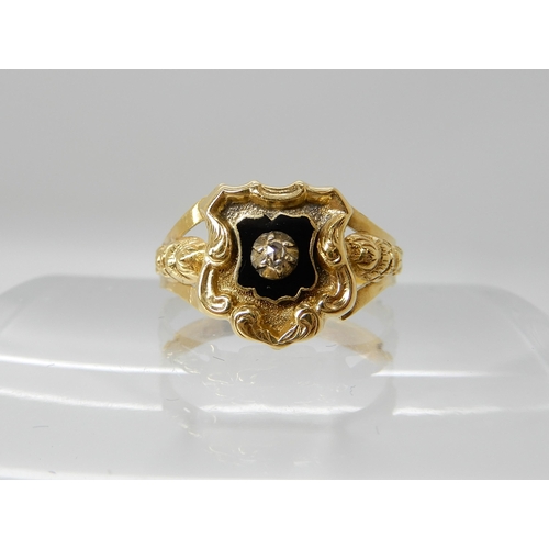 576 - AN 18CT GOLD VICTORIAN MOURNING RING