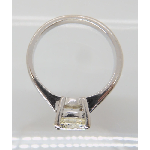 628 - AN 18CT WHITE GOLD DIAMOND SOLITAIRE