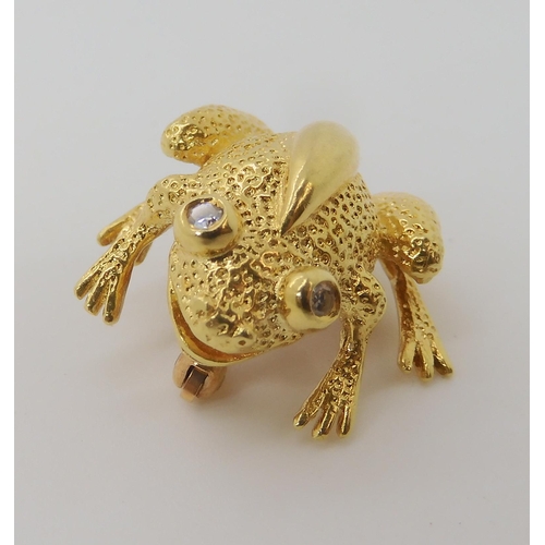 668 - A SMALLER FROG BROOCH STAMPED TIFFANY