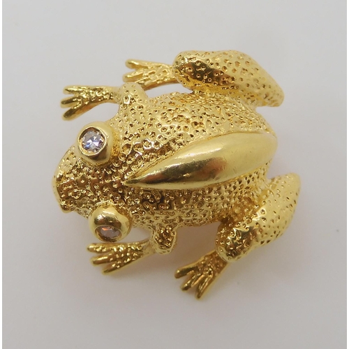 668 - A SMALLER FROG BROOCH STAMPED TIFFANY