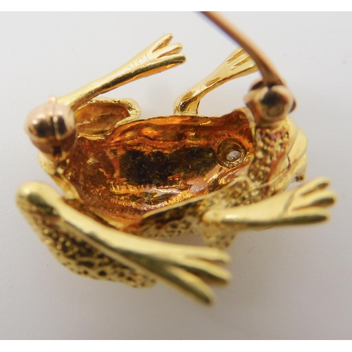 668 - A SMALLER FROG BROOCH STAMPED TIFFANY