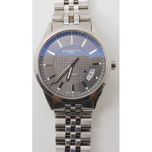 718 - A STAINLESS STEEL RAYMOND WEIL AUTOMATIC GENTS WATCH