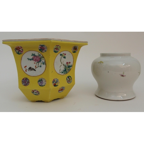 114 - A CHINESE FAMILLE JAUNE HEXAGONAL PLANTER