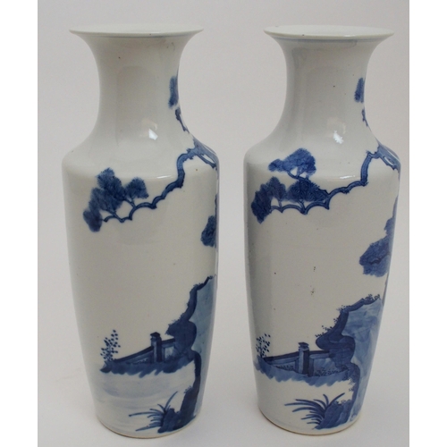 117A - A PAIR OF CHINESE BLUE AND WHITE BALUSTER VASES