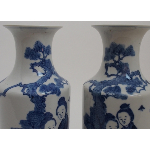 117A - A PAIR OF CHINESE BLUE AND WHITE BALUSTER VASES